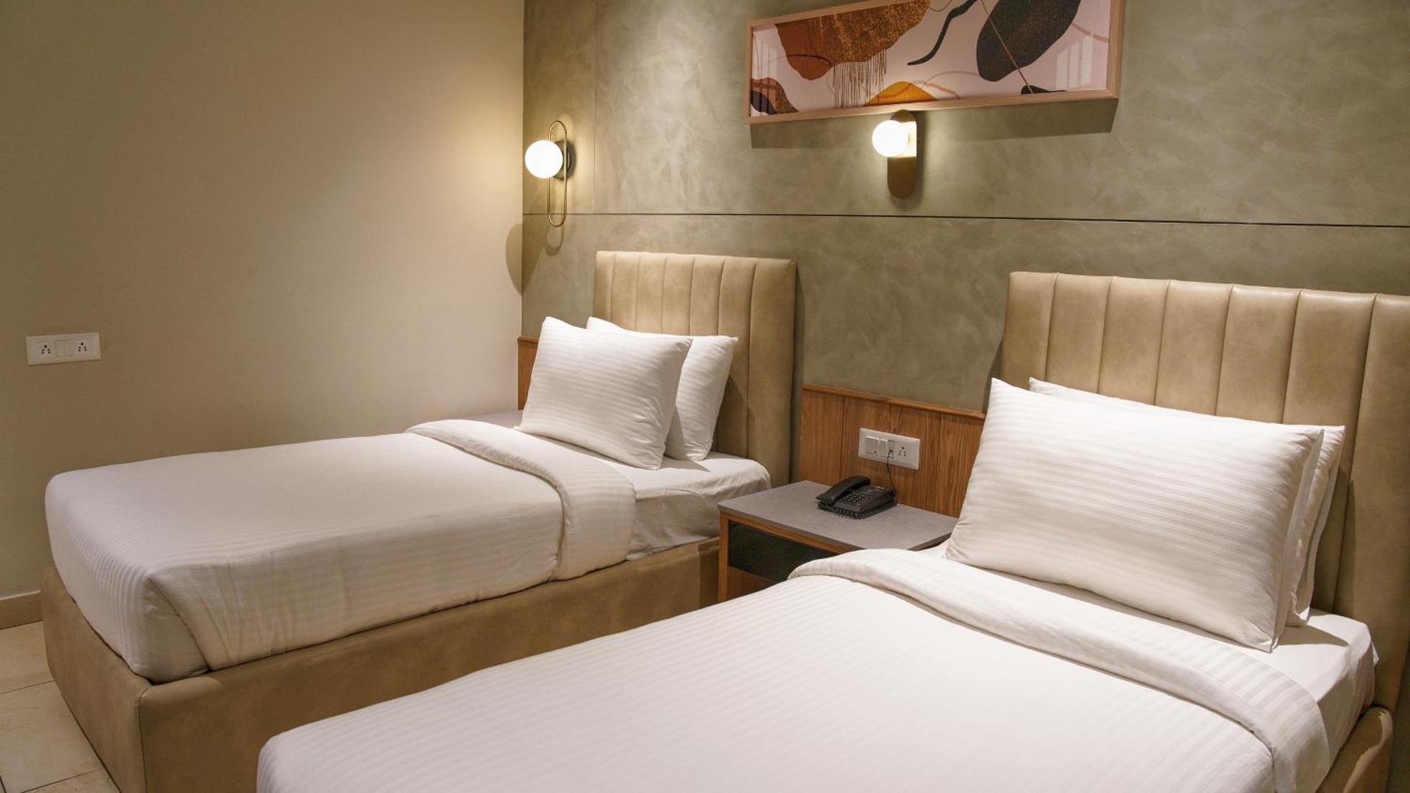 Olive Hotel Le Opera By Embassy Group 班加罗尔 外观 照片