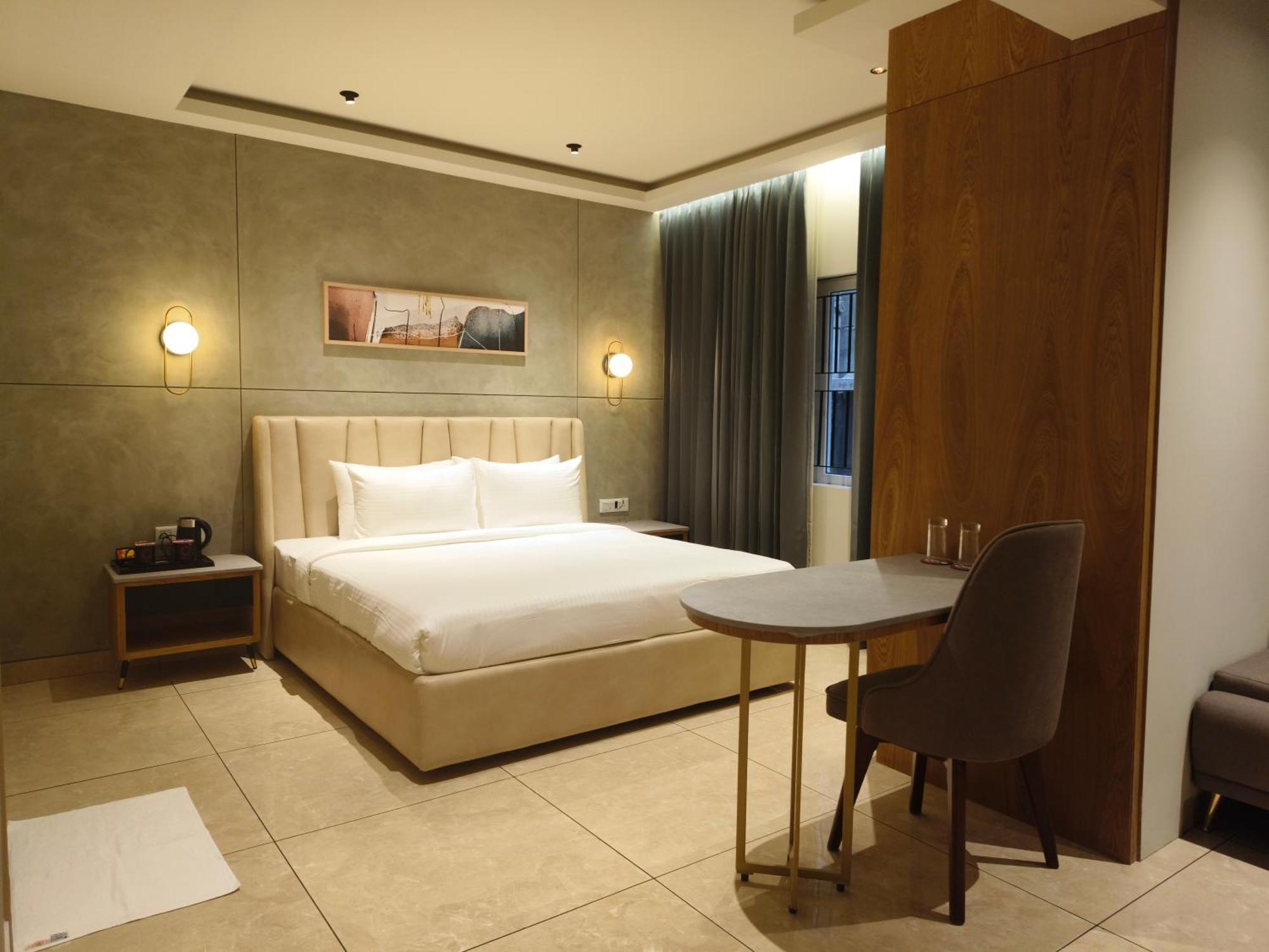 Olive Hotel Le Opera By Embassy Group 班加罗尔 外观 照片